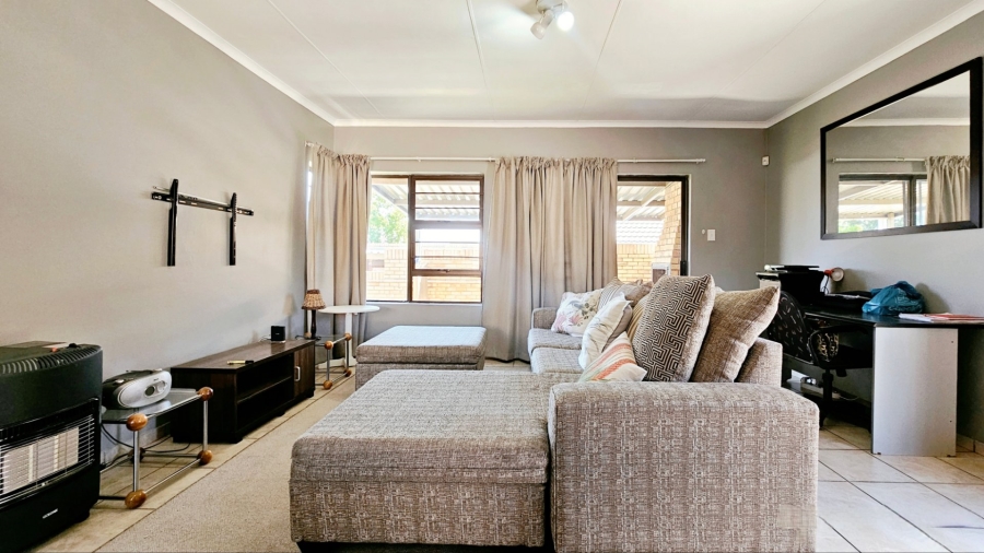 2 Bedroom Property for Sale in Hillside Free State